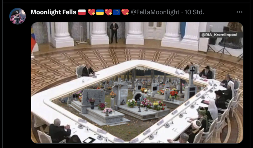 Meme zu Putin-Tisch im Kreml.