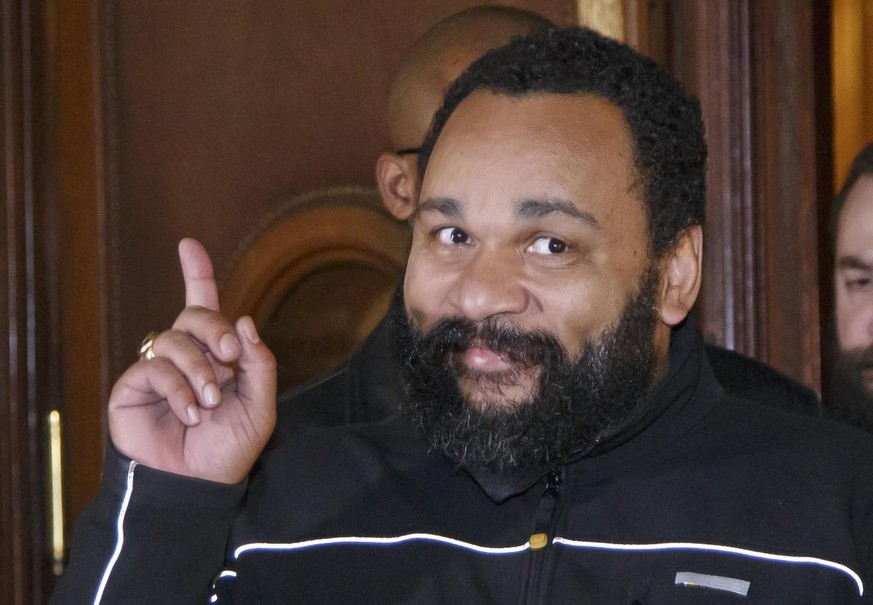 A Genève, Dieudonné condamné à payer deux amendes