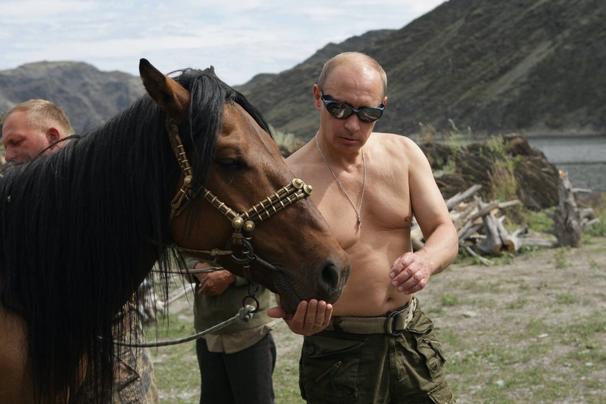 Russian PM Vladimir Putin visits Tyva Republic 419453 03.08.2009 August 3, 2009. Russian Prime Minister Vladimir Putin on a vacation in the Republic of Tyva. Alexei Druzhinin / Sputnik Republic of Tuv ...