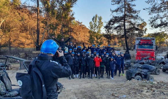 Loris Tschanz, Yverdonnois et ancien pigiste à la Région, ici en camp en Turquie, suit l'équipe au quotidien.