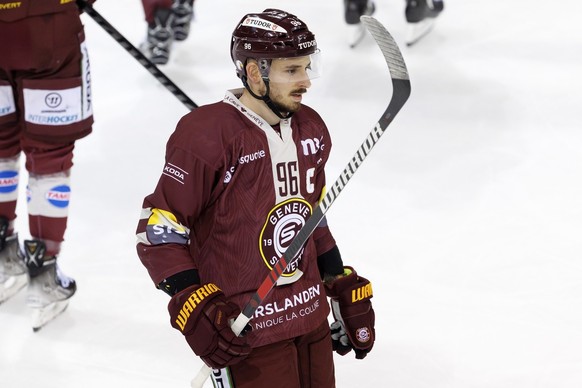 Geneve-Servette&#039;s forward Noah Rod returns on his bench, during the third leg of the National League Swiss Championship semifinal playoff game between Geneve-Servette HC and EV Zug, at the ice st ...