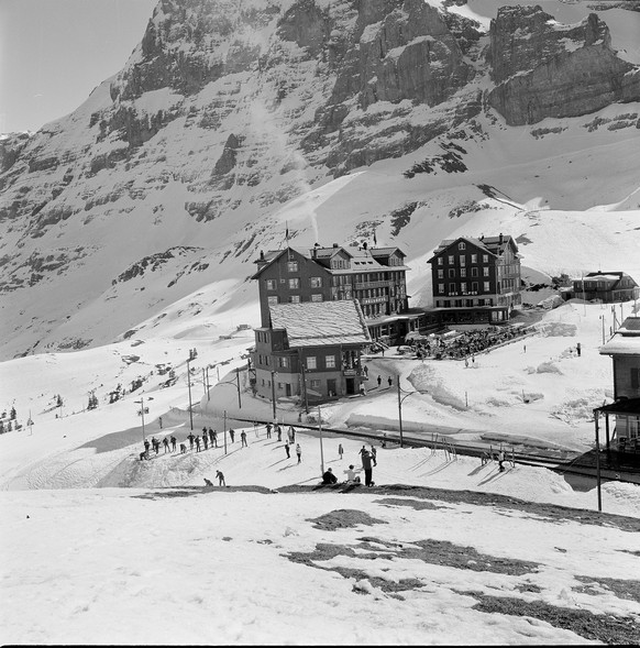 Kleine Scheidegg, Hotel Bellevue des Alpes, 1950 (Photo by RDB/ullstein bild via Getty Images)
