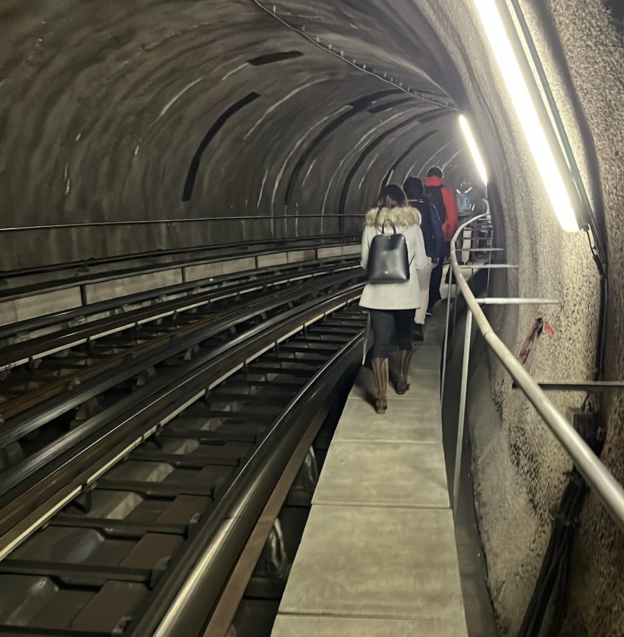 Panne du métro M2 à Lausanne: «On a été évacué par les tunnels»