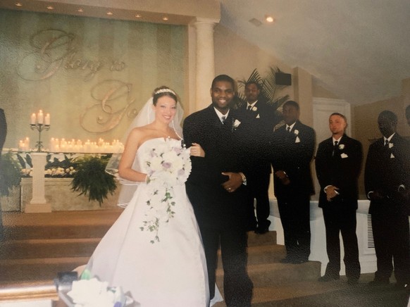En 2002, Donalds épouse Erika, la mère de ses trois enfants. La famille emménage à Naples, en Floride.