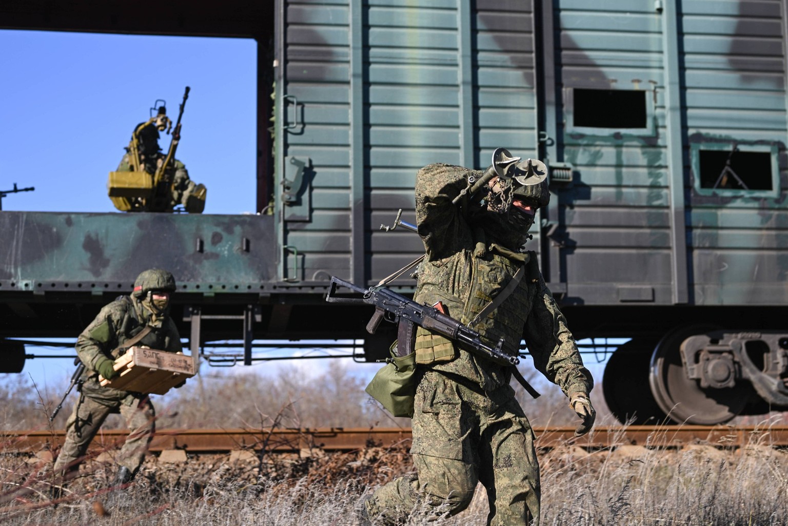 Russia Ukraine Military Operation Armored Train 8552080 07.11.2023 Russian servicemen of the Central Military District get off the Yenisei armoured train in the course of Russia s military operation i ...