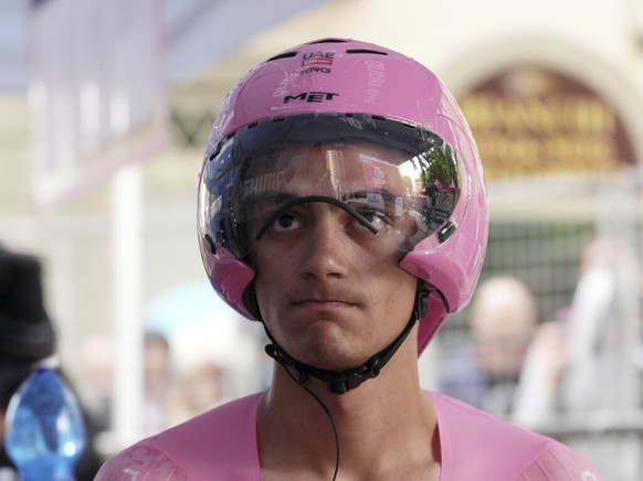Isaac Del Toro reste en rose après le &quot;chrono&quot; de Pise