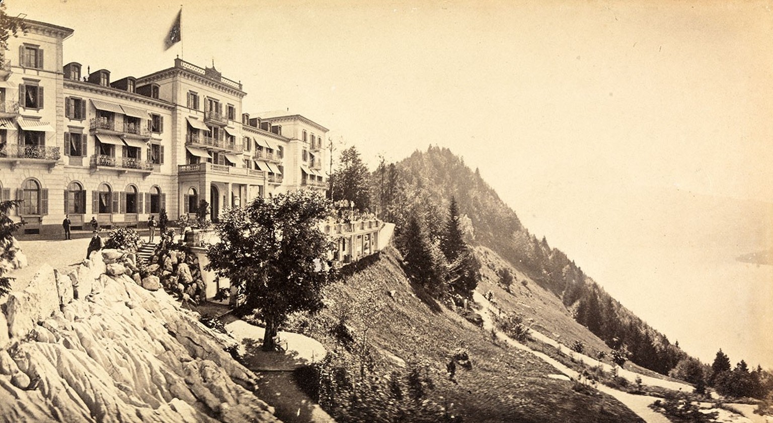 L’hôtel Bürgenstock, vers 1877.
http://doi.org/10.3932/ethz-a-000250341