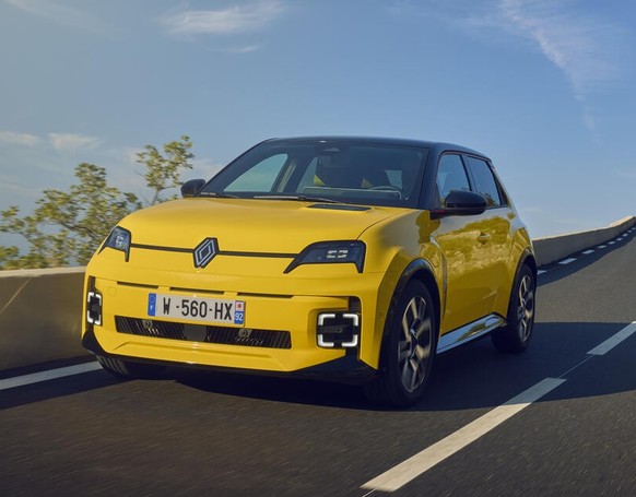 Renault R5 image bank media Test-Drive, from September 21 to 23th 2024 at Nice, France - Photo Yannick Brossard / DPPI