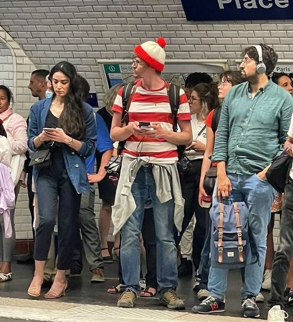 Gens dans le metro: Lustige und absurde Bilder aus dem Strassenbahn-Leben in Paris