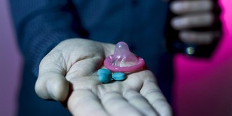 «Chemsex»: les dessous de l'alliance du sexe et des amphétamines