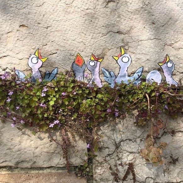 Le printemps sur les murs de la ville.