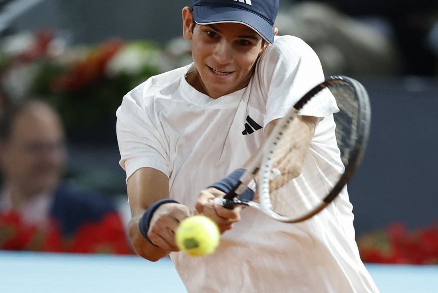 epa12921780 Rafael Jodar of Spain in action during his men's quarter-finals match against Jannik Sinner of Italy at the Madrid Open tennis tournament in Madrid, Spain, 29 April 2026. EPA/Chema Mo ...