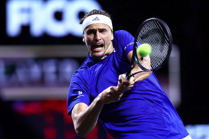 epa13266448 Team Europes Alexander Zverev in action during the singles match against Team Worlds Learner Tien on Day 3 of the 2026 Laver Cup tennis tournament at the O2 Arena in London, Britain, 27  ...