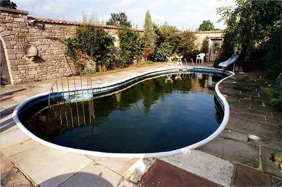 La fameuse piscine où Camilla fait sa brasse matinale.