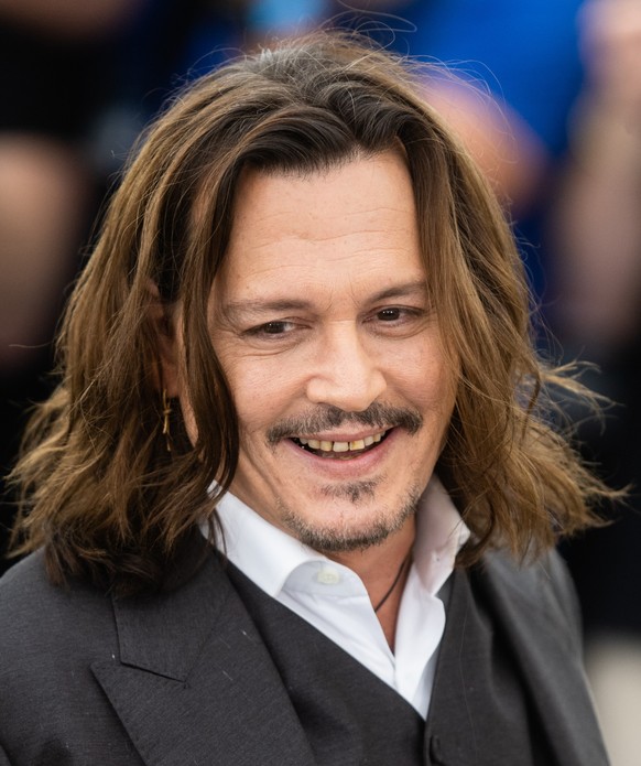 CANNES, FRANCE - MAY 17: Johnny Depp attends the &quot;Jeanne du Barry&quot; photocall at the 76th annual Cannes film festival at Palais des Festivals on May 17, 2023 in Cannes, France. (Photo by Sami ...
