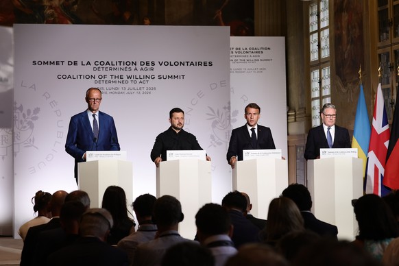epa13109064 (L-R) German Chancellor Friedrich Merz, Ukrainian President Volodymyr Zelensky, French President Emmanuel Macron, and British Prime Minister Keir Starmer address a press conference after t ...