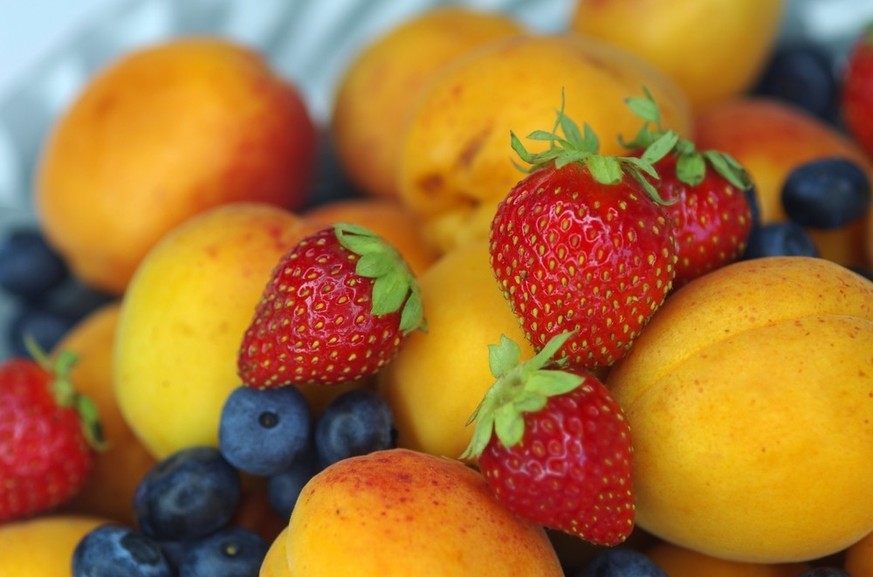 Trop de pesticides dans les abricots et les fraises suisses