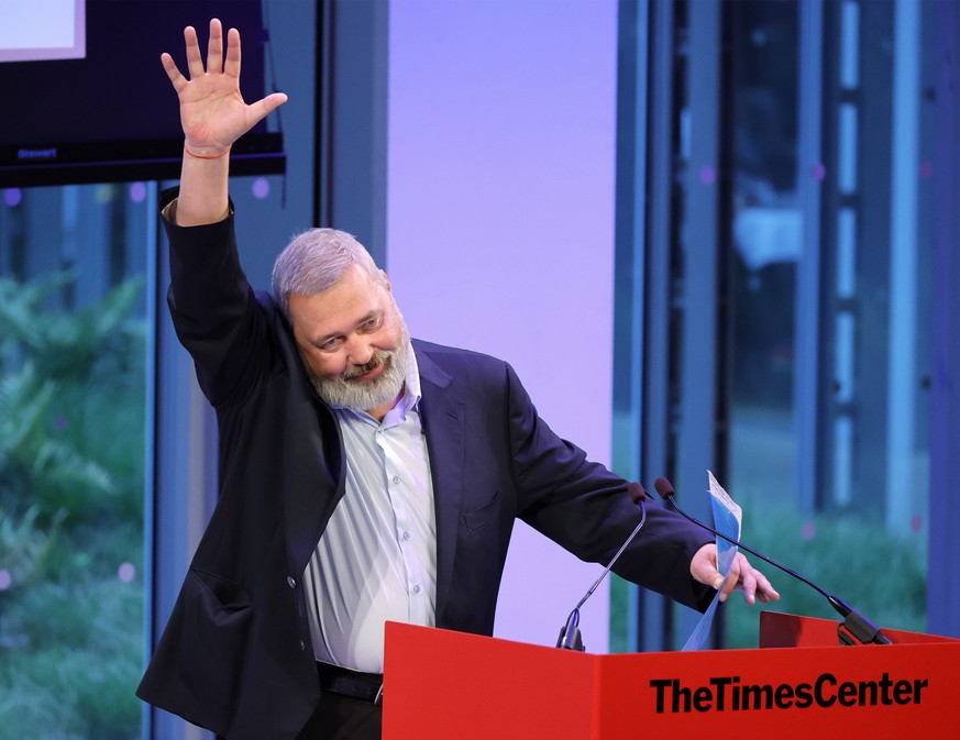 epa10024624 2021 Nobel Peace Prize winner, Dmitry Muratov, editor-in-chief of the influential Russian newspaper Novaya Gazeta, addresses an audience present for the auction of his Nobel medal to benef ...