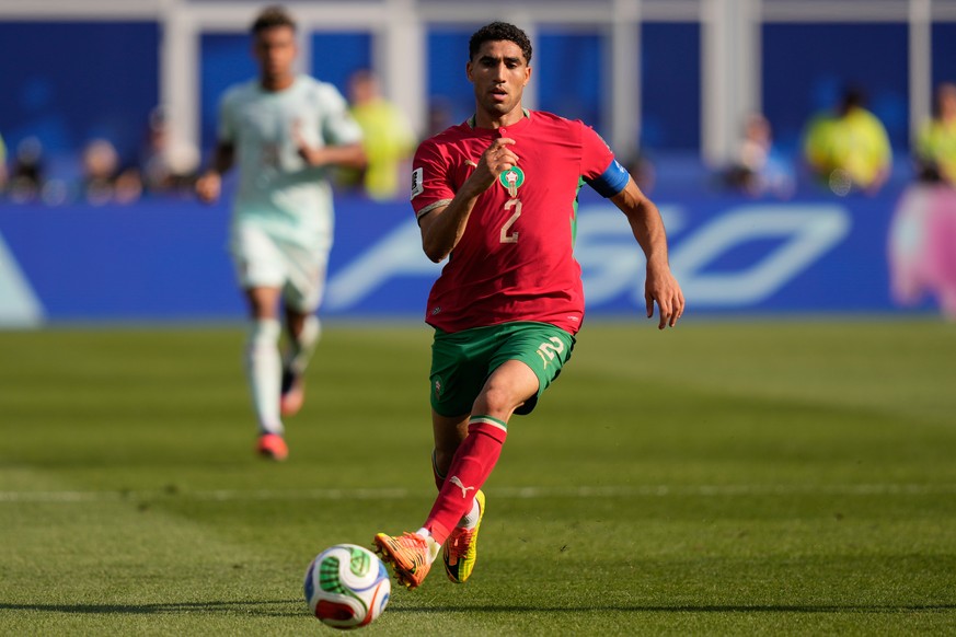 Morocco's Achraf Hakimi (2) controls the ball during the World Cup quarterfinal soccer match between France and Morocco in Foxborough, Mass., near Boston, Thursday, July 9, 2026. (AP Photo/Charle ...