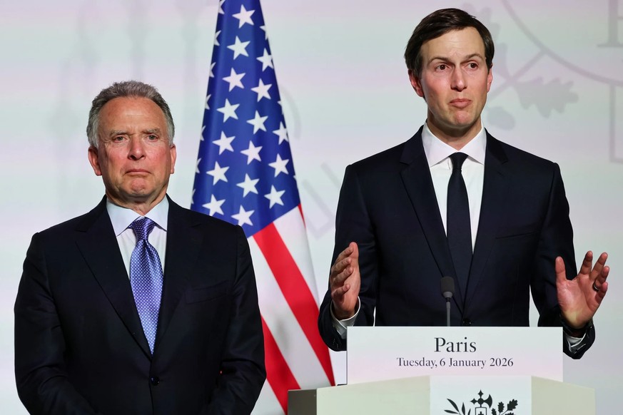 L'envoyé spécial de Trump, Steve Witkoff (à gauche), et son gendre Jared Kushner.