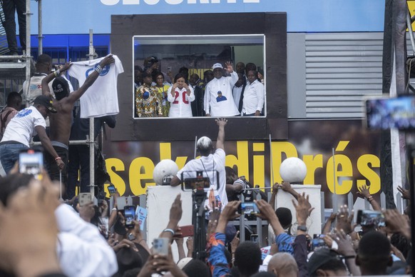 Presidential candidate Felix Tshisekedi waves to his supporters after he was declared the victor of the presidential elections in Kinshasa, Democratic Republic of the Congo, Sunday, Dec. 31, 2023. Con ...