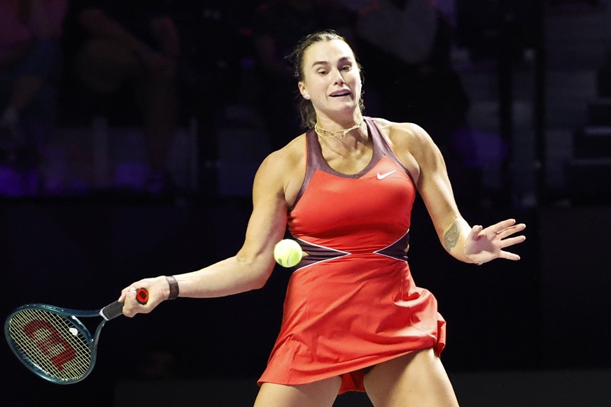 epa12511295 Aryna Sabalenka of Belarus in action during the semifinals match against and Amanda.Anisimova of the USA at the WTA Finals 2025 tennis tournament in Riyadh, Saudi Arabia, 07 November 2025. ...