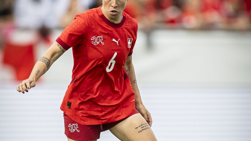 La devise tatouée sur la cuisse gauche de Géraldine Reuteler.