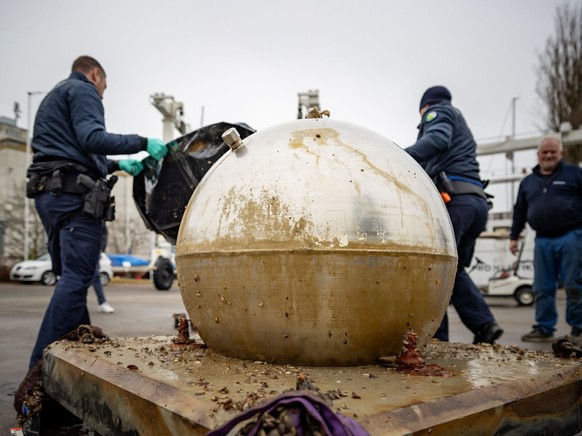 Lac de Constance: repêchage d'une boule de gin disparue en 2022.