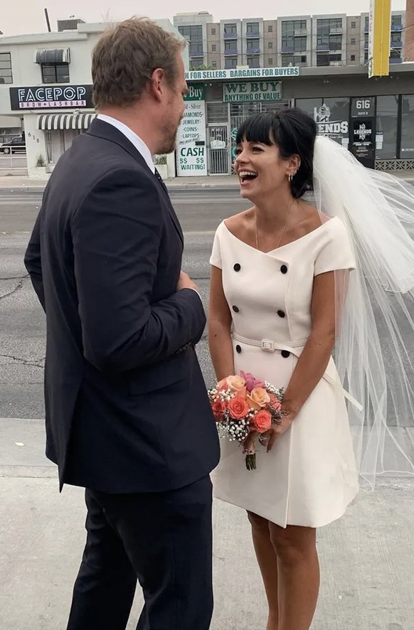 Da war noch alles rosig: Lily Allen und David Harbour heirateten im kleinen Kreis 2020 während dem Corona-Lockdown und feierten unter anderem in einem Burger-Laden.