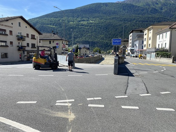 Le pont transformé en digue a été remis à disposition de la circulation à 10h.