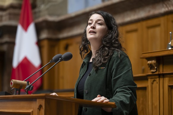 Nationalraetin Leonore Porchet, GP-VD, spricht waehrend der Debatte ueber die Volksinitiative "Fuer eine Einschraenkung von Feuerwerk", waehrend der Wintersession der Eidgenoessischen Raete, ...