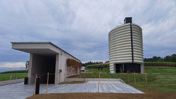 Das neue Space-Eye-Observatorium auf der Uecht bei Niedermuhlern BE.
