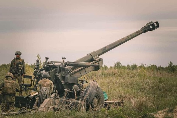 Un FH70 italien dans le Donbass.