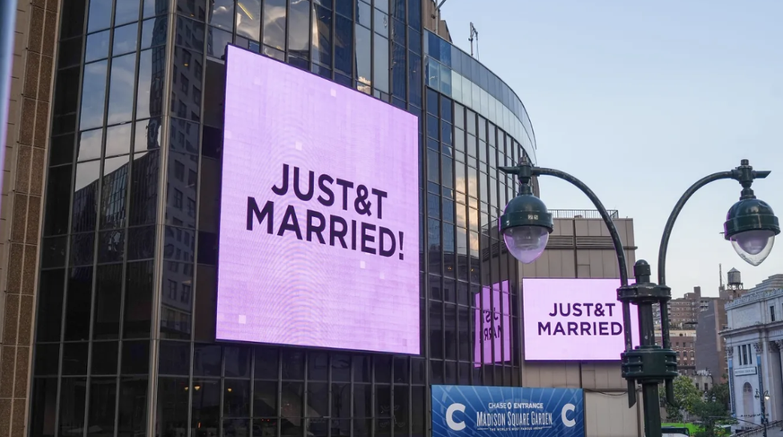 La chanteuse Taylor Swift et le joueur de la NFL Travis Kelce ont célébré leur mariage au Madison Square Garden.