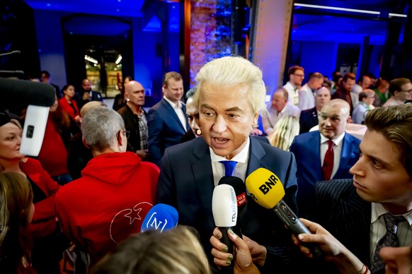epa12482338 Party leader Geert Wilders (PVV) speaks to the press after the &quot;Debate of the South&quot; at Mindlabs in Tilburg, Netherlands, 25 October 2025. Three regional broadcasters jointly org ...