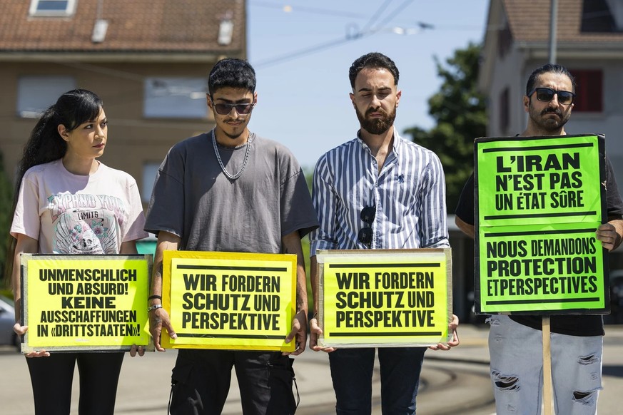 Devant le SEM à Wabern, près de Berne, des Iraniens manifestent régulièrement contre la politique d'asile suisse. Cette photo date de juin 2025.