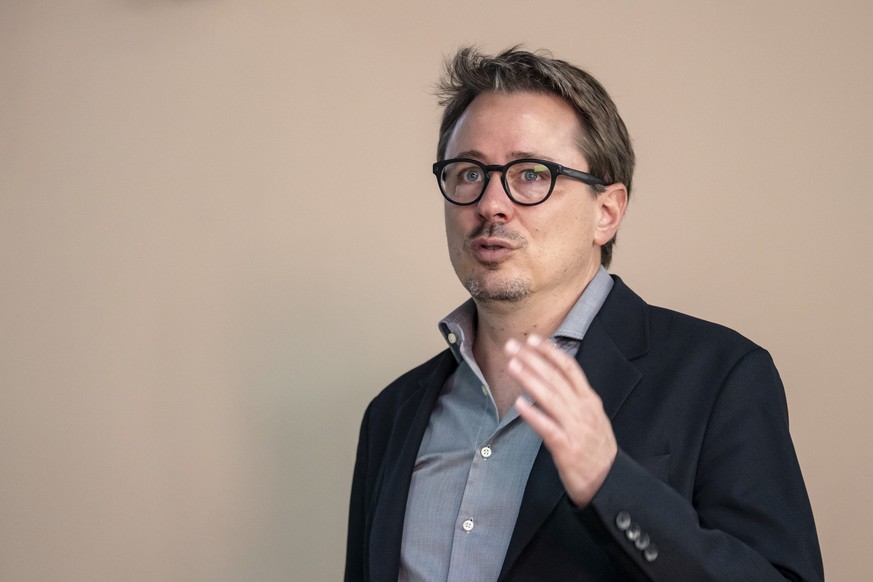 Julien Eggenberger, conseiller municipal dela ville de Lausanne en charge des finances, parle lors d'une conference de presse de presentation du budget 2027 de la ville de Lausanne le mardi 6 oct ...