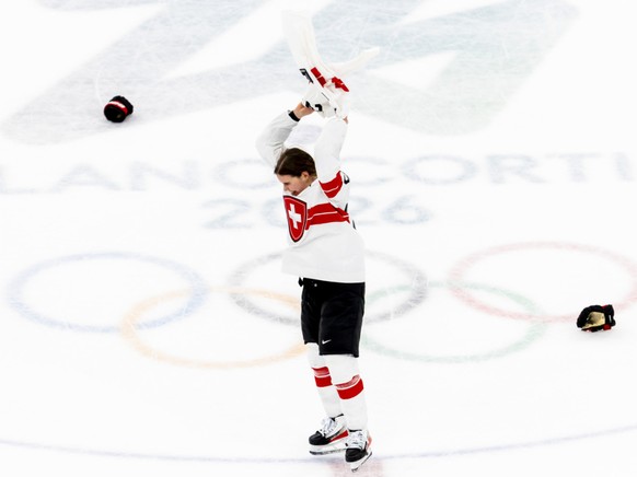 Alina Müller portera le drapeau suisse dimanche soir lors de la cérémonie de clôture