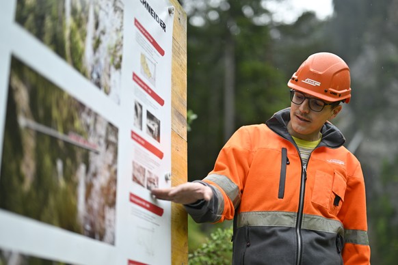 Angelo Berweger, Projektleiter der RhB, aufgenommen vor der Sprengung des alten Castielerviadukts auf der Arosalinie der Rhaetischen Bahn RhB, am Montag, 13. Mai 2024, in Chur. Das Castielerviadukt mu ...