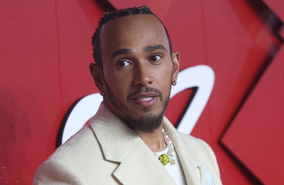 epa11011251 Racing driver Lewis Hamilton attends the Fashion Awards 2023 at the Royal Albert Hall in London, Britain, 04 December 2023. EPA/NEIL HALL