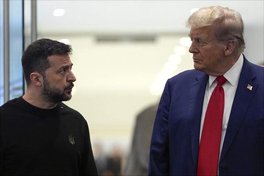 Republican presidential nominee former President Donald Trump meets with Ukraine&#039;s President Volodymyr Zelenskyy at Trump Tower, Friday, Sept. 27, 2024, in New York. (AP Photo/Julia Demaree Nikhi ...