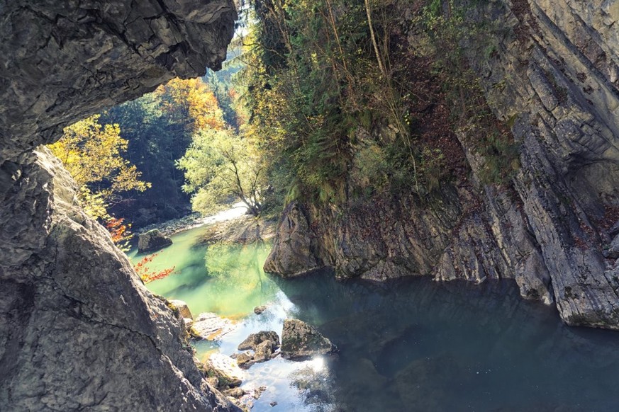 Une formation rocheuse dans la réserve naturelle des Gorges de la Jogne.