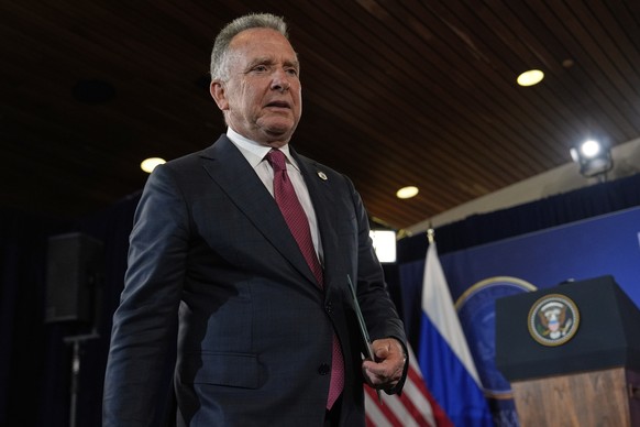 White House envoy Steve Witkoff arrives before a news conference with President Donald Trump and Russia&#039;s President Vladimir Putin at Joint Base Elmendorf-Richardson, Alaska, Friday, Aug. 15, 202 ...