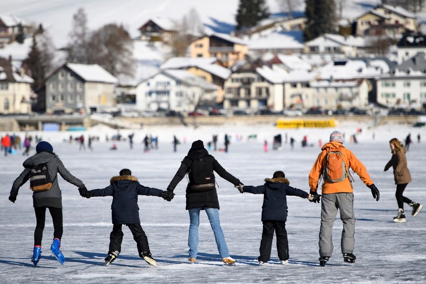 Les amateurs de glisse apprécieront la superficie incomparable qu'offre le lac.