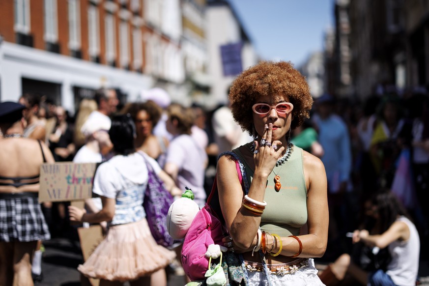 epa13132651 People attend the annual Trans+ Pride march in London, Britain, 25 July 2026. London Trans+ Pride (LT+P) is the world's largest annual demonstration in support of trans, non-binary, i ...