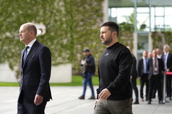 Germany&#039;s Chancellor Olaf Scholz, left, walks with Ukraine&#039;s President Volodymyr Zelenskyy at the chancellery in Berlin, Germany, Sunday, May 14, 2023. Ukrainian President Volodymyr Zelensky ...