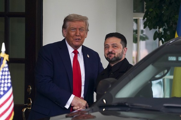 epa12308456 US President Donald Trump greets Ukraine&#039;s President Volodymyr Zelensky at the White House, Washington, DC, USA, 18 August 2025. President Trump is meeting with European leaders and P ...