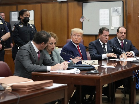 Donald Trump a plaidé non coupable des 34 chefs d&#039;accusation qui lui sont reprochés.