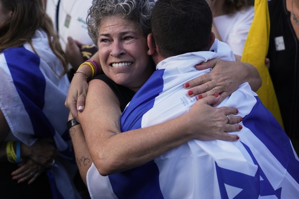 Tel-Aviv en liesse pour la libération des otages