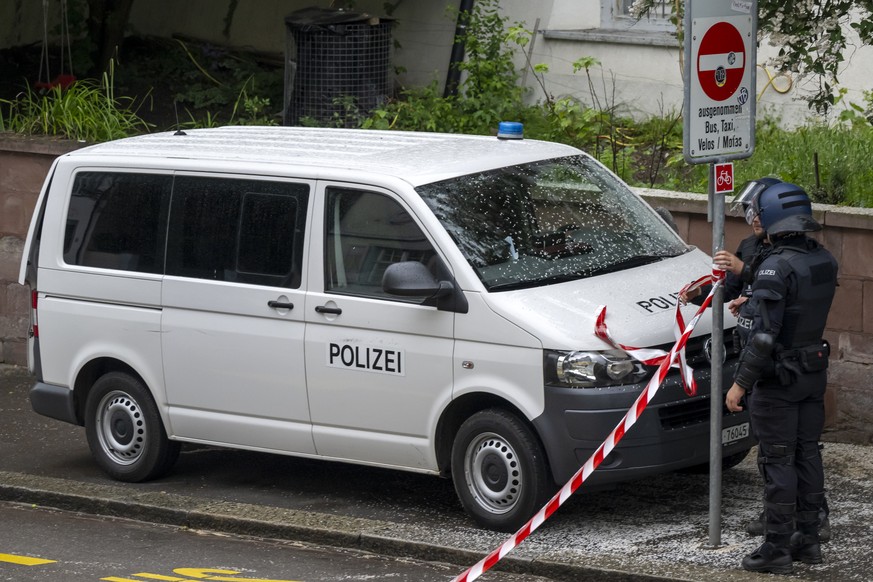 Die Polizei hat am fruehen Morgen das von propalaestinensischen Aktivistinnen und Aktivisten besetzte Institut fuer Soziologie der Universitaet Basel geraeumt, in Basel, am Montag, 27. Mai 2024. Die U ...
